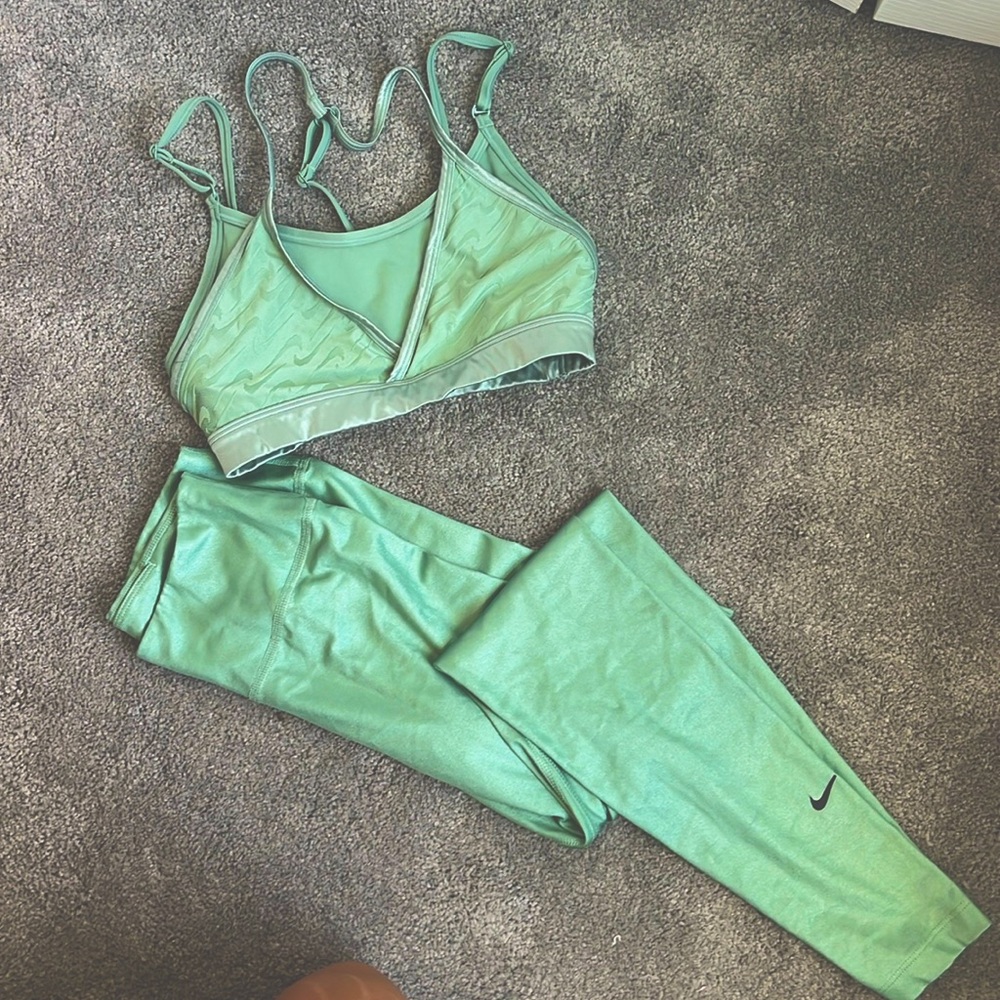 Nike leggings and sports bra set